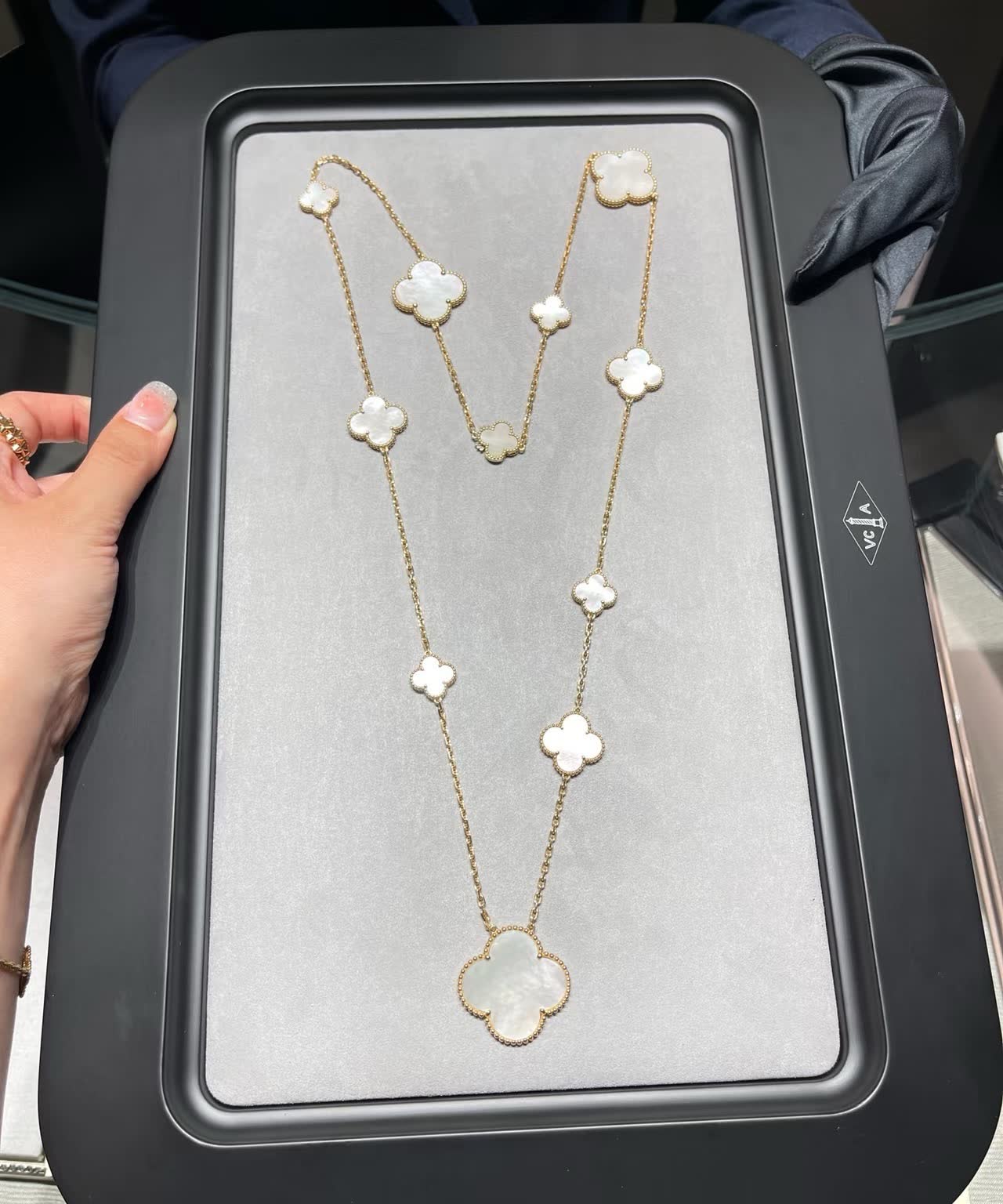 Van Cleef & Arpels Alhambra Gold and Mother-of-Pearl Necklace Van Cleef & Arpels Alhambra Gold and Mother-of-Pearl Necklace